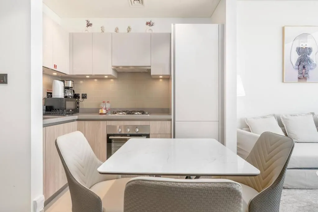 Modern 1Bdr - 10Min From Burj Khalifa - Sobha Waves Apartment Dubai 0*,