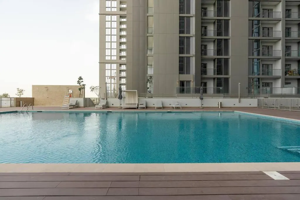 Modern 1Bdr - 10Min From Burj Khalifa - Sobha Waves Apartment Dubai