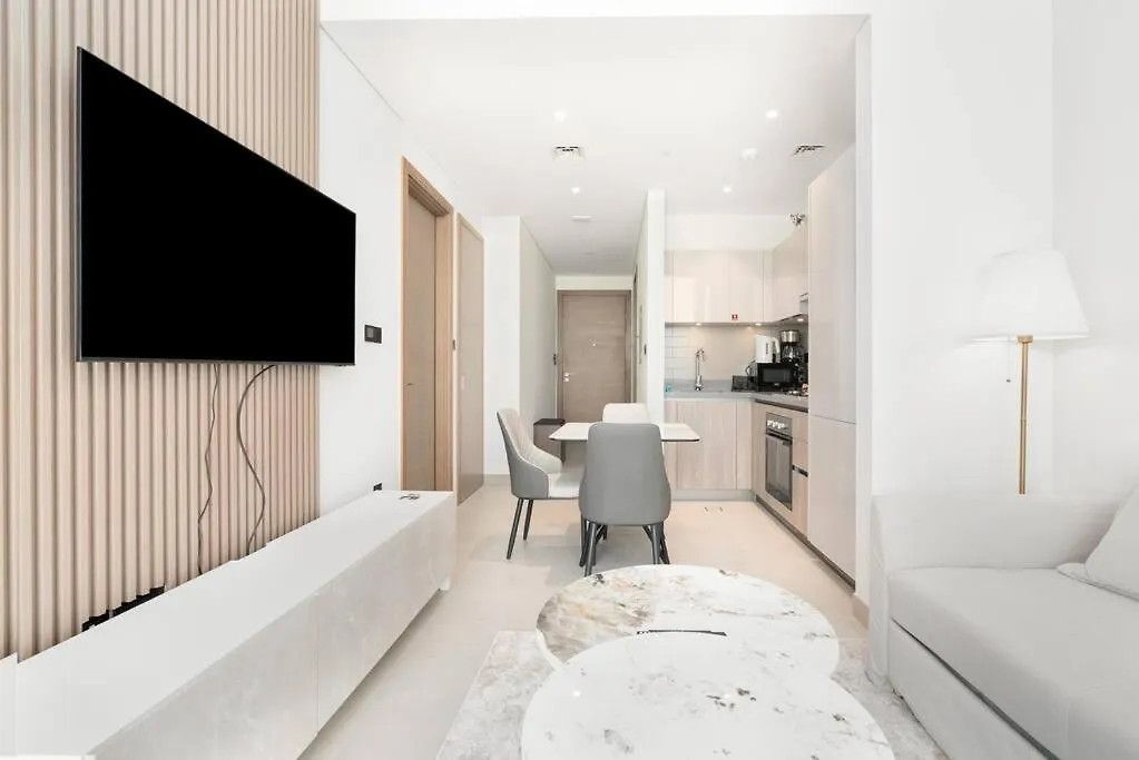 Modern 1Bdr - 10Min From Burj Khalifa - Sobha Waves Apartment Dubai 0*,  United Arab Emirates